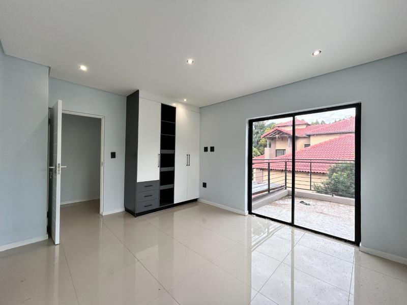 5 Bedroom Property for Sale in Melodie North West